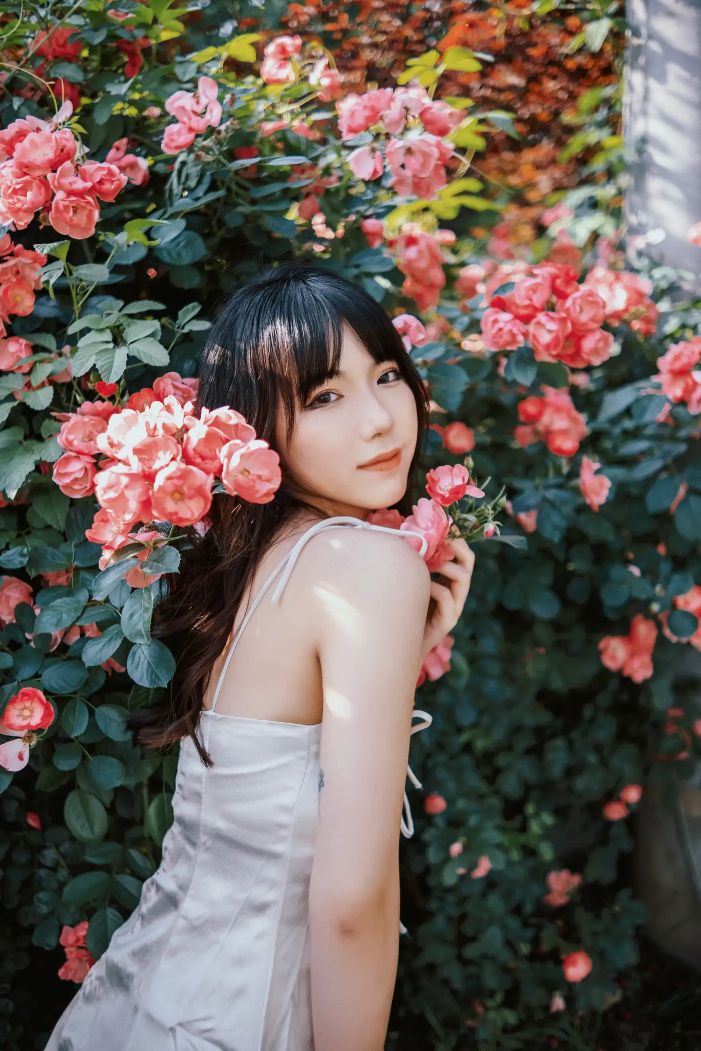 [YITUYU] 2022.06.10 Vol.1137 – Under the Roses #[25P]-11